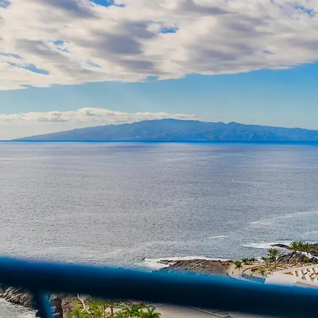 Elegant Beachfront With Balcony & Ocean View In Playa Paraiso 阿德耶