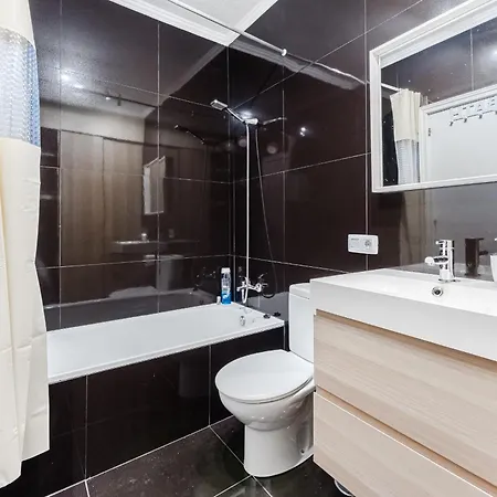 Elegant Beachfront With Balcony & Ocean View In Playa Paraiso Адехе